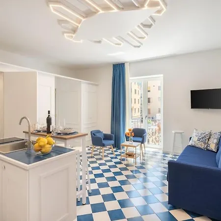 Apartment Sorrentovibes - Luxury New With Terrace - Sleeps 12 Sorrento