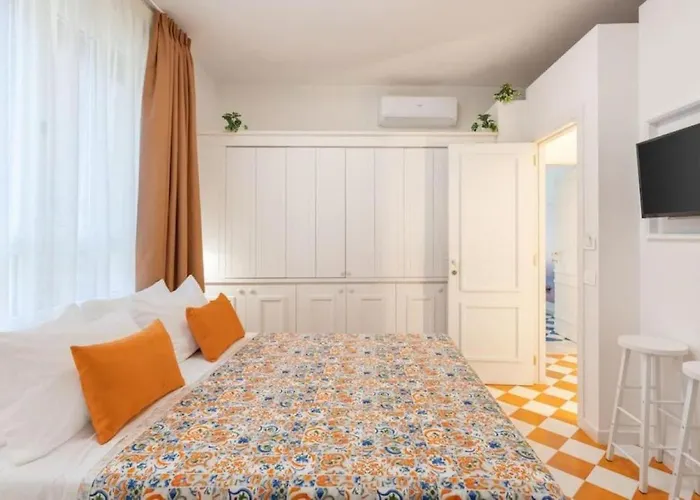 Sorrentovibes - Luxury New With Terrace - Sleeps 12 Sorrento